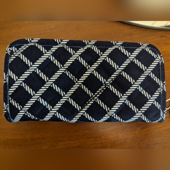 LBT Embroidered Billfold - Picture 3 of 4